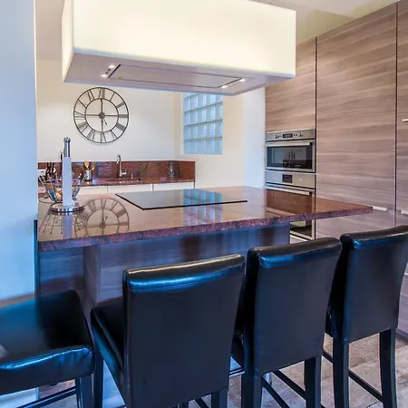 Apartamento Sunny Mirabeau
